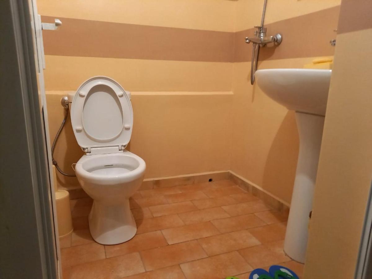 Manthoguesthouse Gjirokastër المظهر الخارجي الصورة