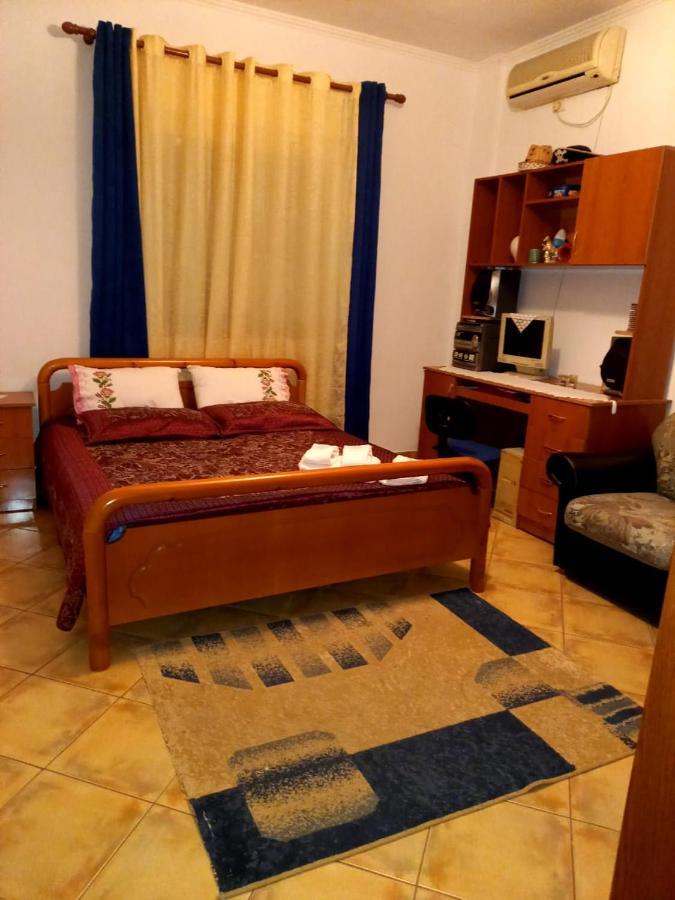 Manthoguesthouse Gjirokastër المظهر الخارجي الصورة